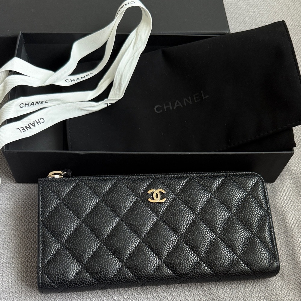 Chanel Black Quilted Leather Wallet